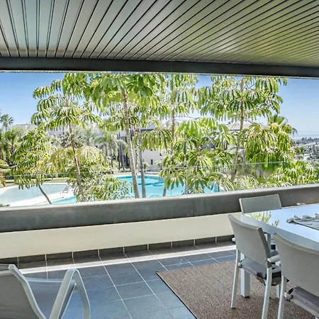 Apartment H19 - Stunning 2 Bedroom Apartment By Roomservices *