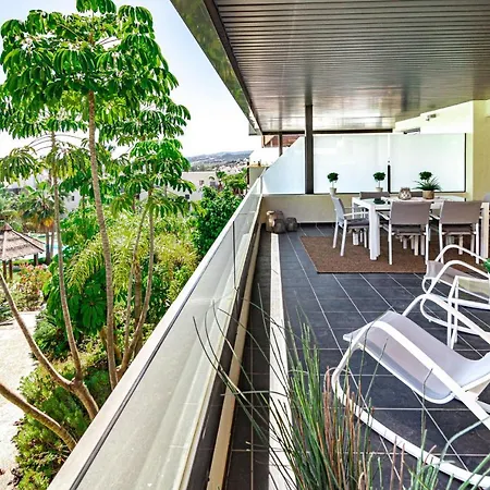 H19 - Stunning 2 Bedroom Apartment By Roomservices Apartment