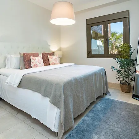 Apartment H19 - Stunning 2 Bedroom Apartment By Roomservices Estepona