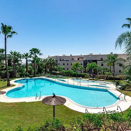Apartment H19 - Stunning 2 Bedroom Apartment By Roomservices *