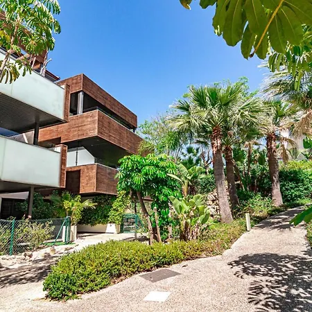 Apartment H19 - Stunning 2 Bedroom Apartment By Roomservices *